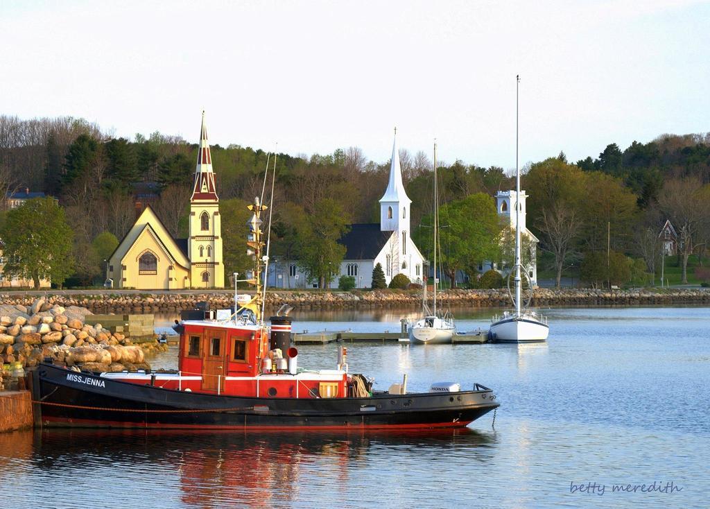Fisherman'S Daughter B&B Mahone Bay Bagian luar foto
