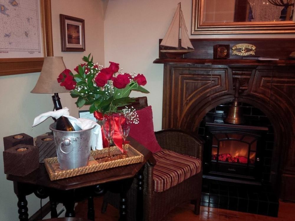 Fisherman'S Daughter B&B Mahone Bay Bagian luar foto