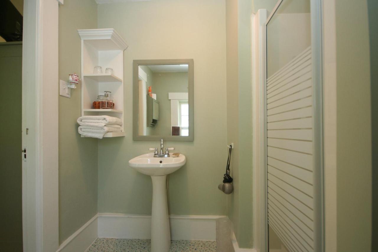 Fisherman'S Daughter B&B Mahone Bay Bagian luar foto